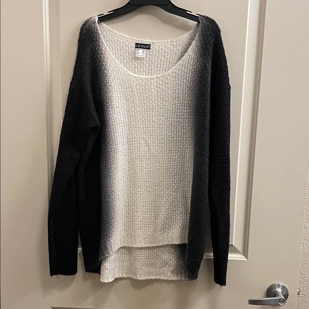 VENUS Monochrome Gradient Women's Sweater